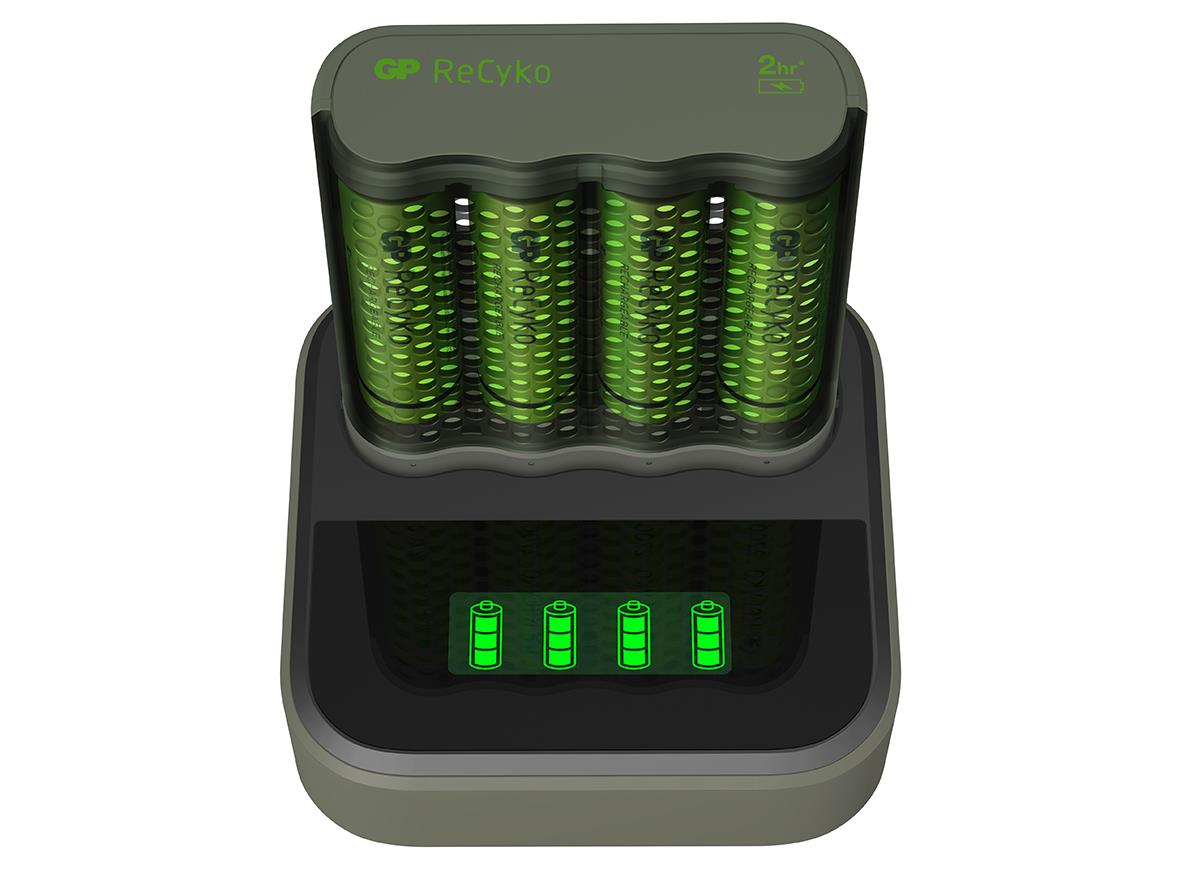 Batteriladdare GP ReCyko med laddningsdocka och fyra AA-batterier