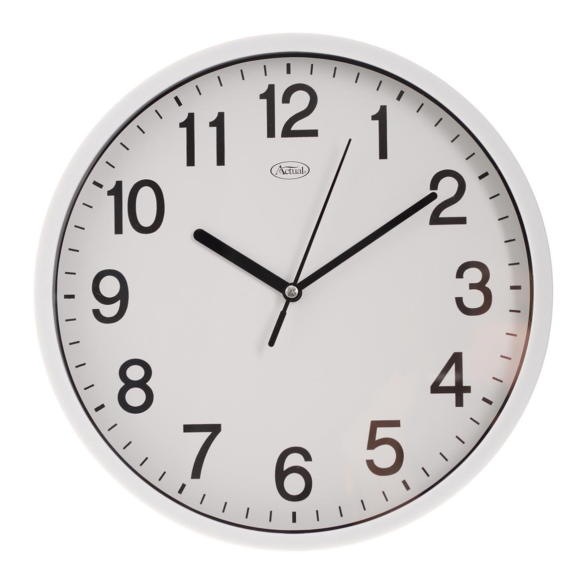 Väggklocka i plast med vit ram och svart siffror, diameter 22,5 cm