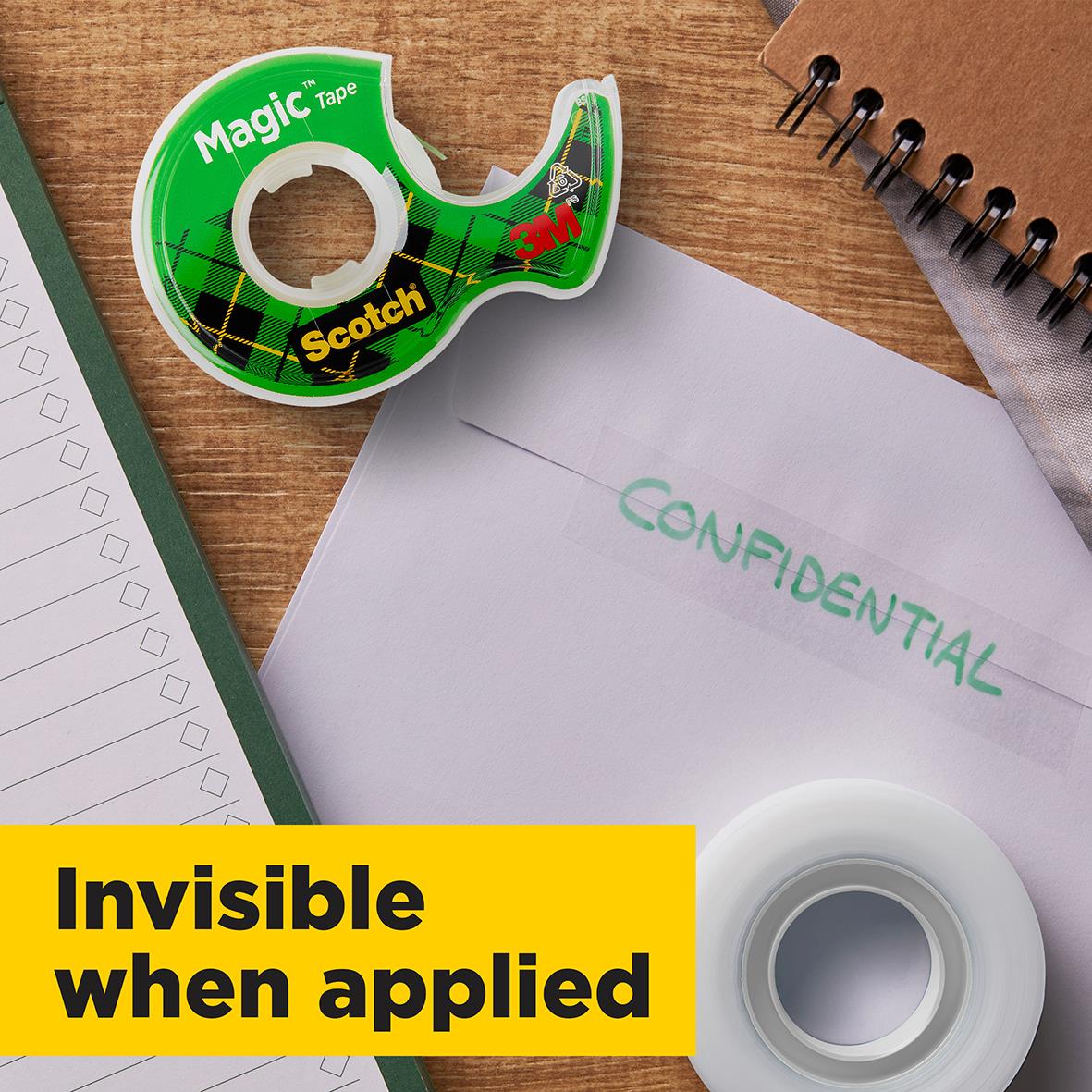 Dokumenttejp Scotch Magic med hållare 19mm x 7,5m på skrivbord med anteckningsbok och papper