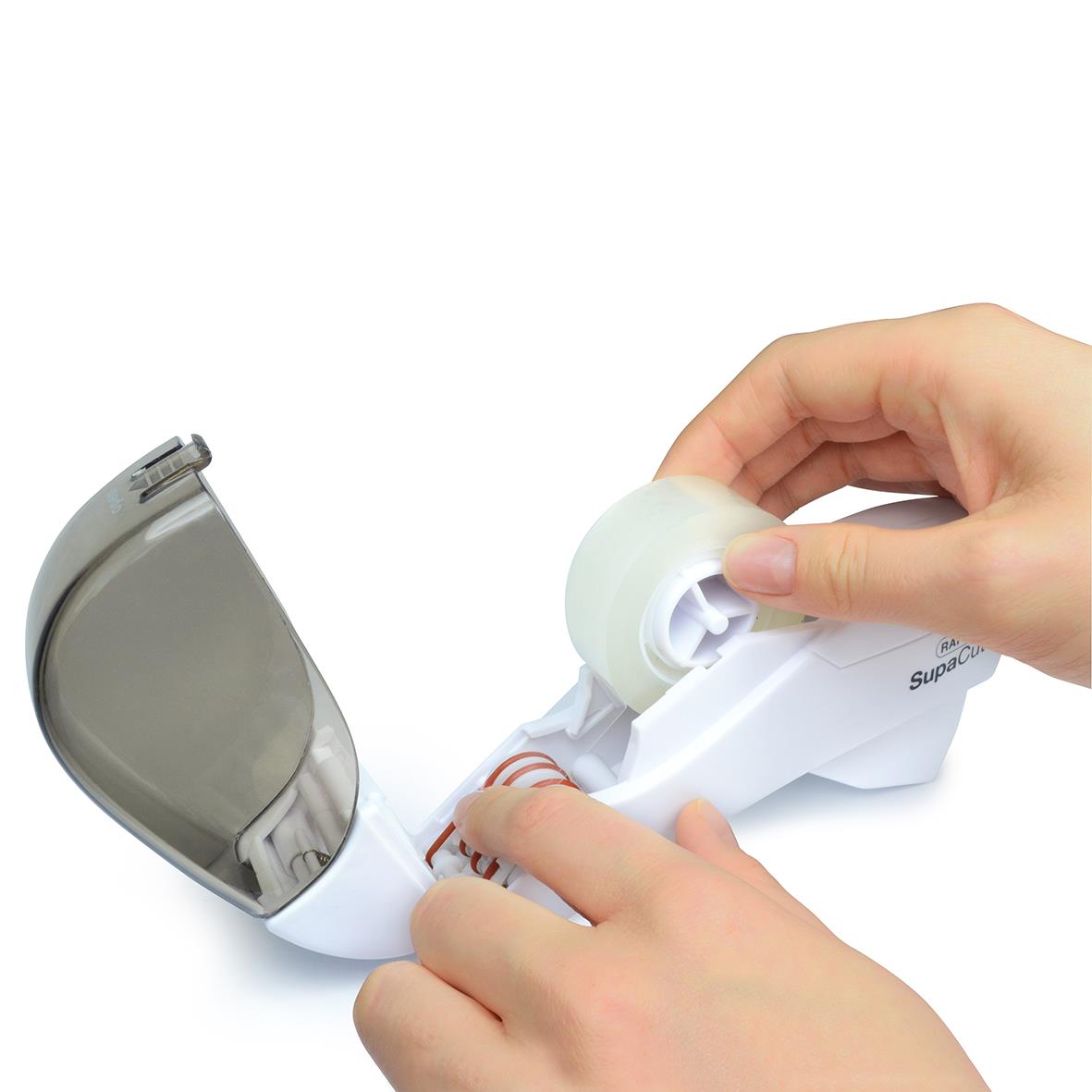 Vit tejhållare Rapesco SupaCut för 33 meter, hand som använder den