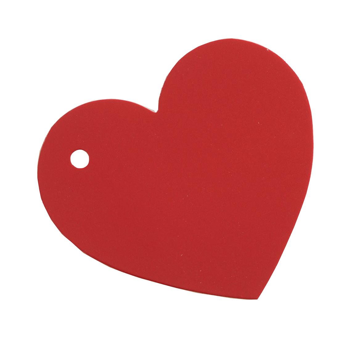 Röd hjärtformad tagg med liten hål i vänstra sidan