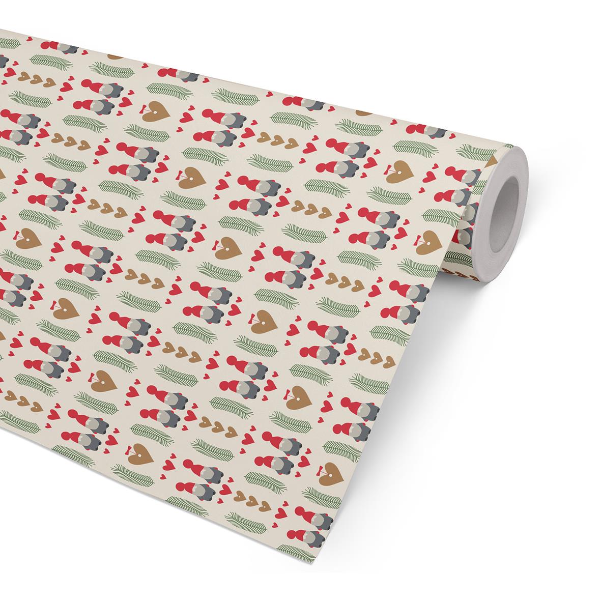 Julpapper med mönster av tomtepar, hjärtan och julmotiv på ljus bakgrund