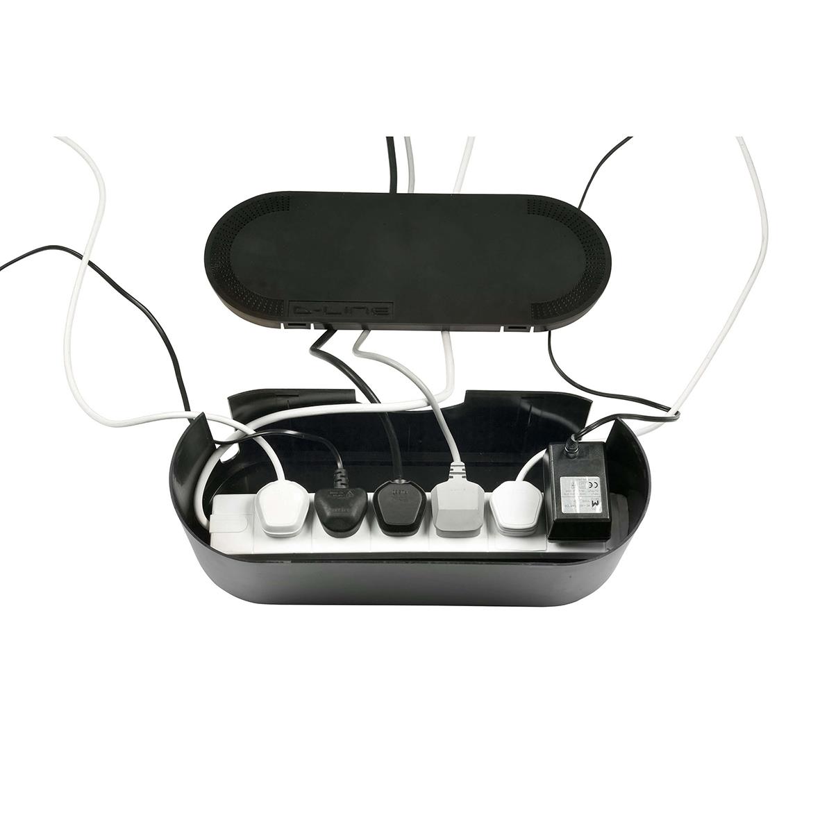 Svart kabelbox med flera laddare och sladdar i en svart låda