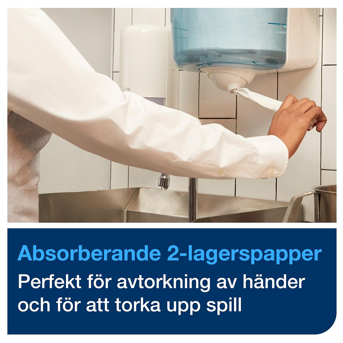 Person använder handtork i handfat, förpackning av Tork M3 Reflex Advanced 2-lag papper