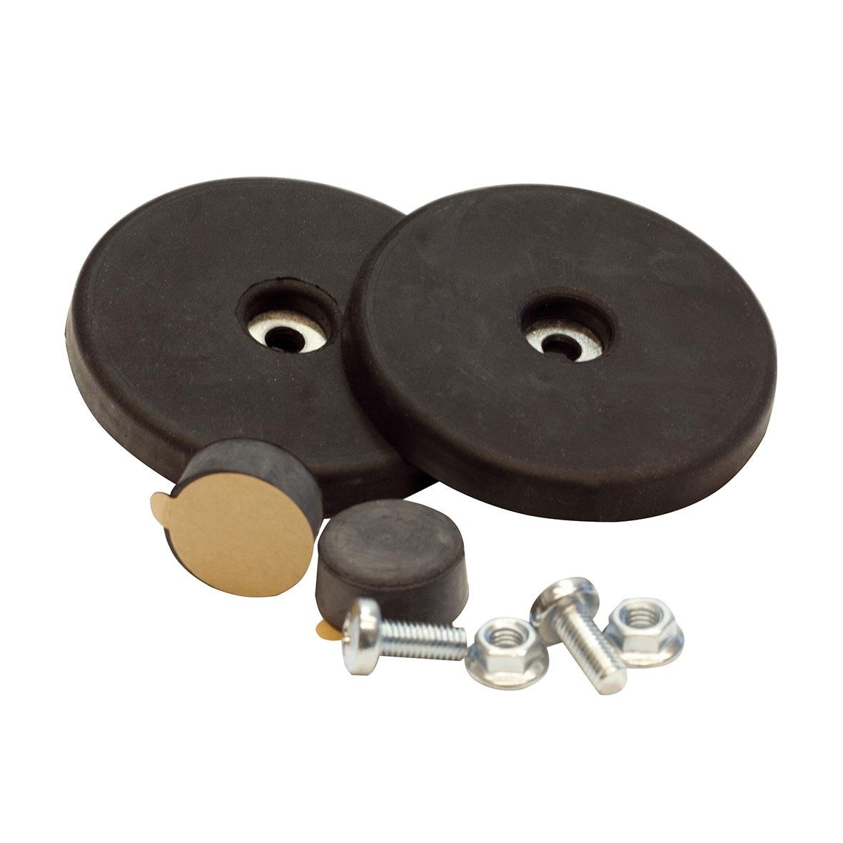 Monteringskit med magnet, två svarta magneter, skruvar och muttrar