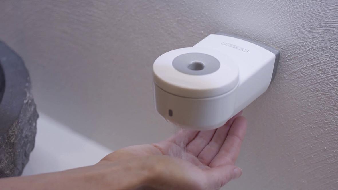 Vit touchfri tvåldispenser LESSEAU No Touch för fast handtvål