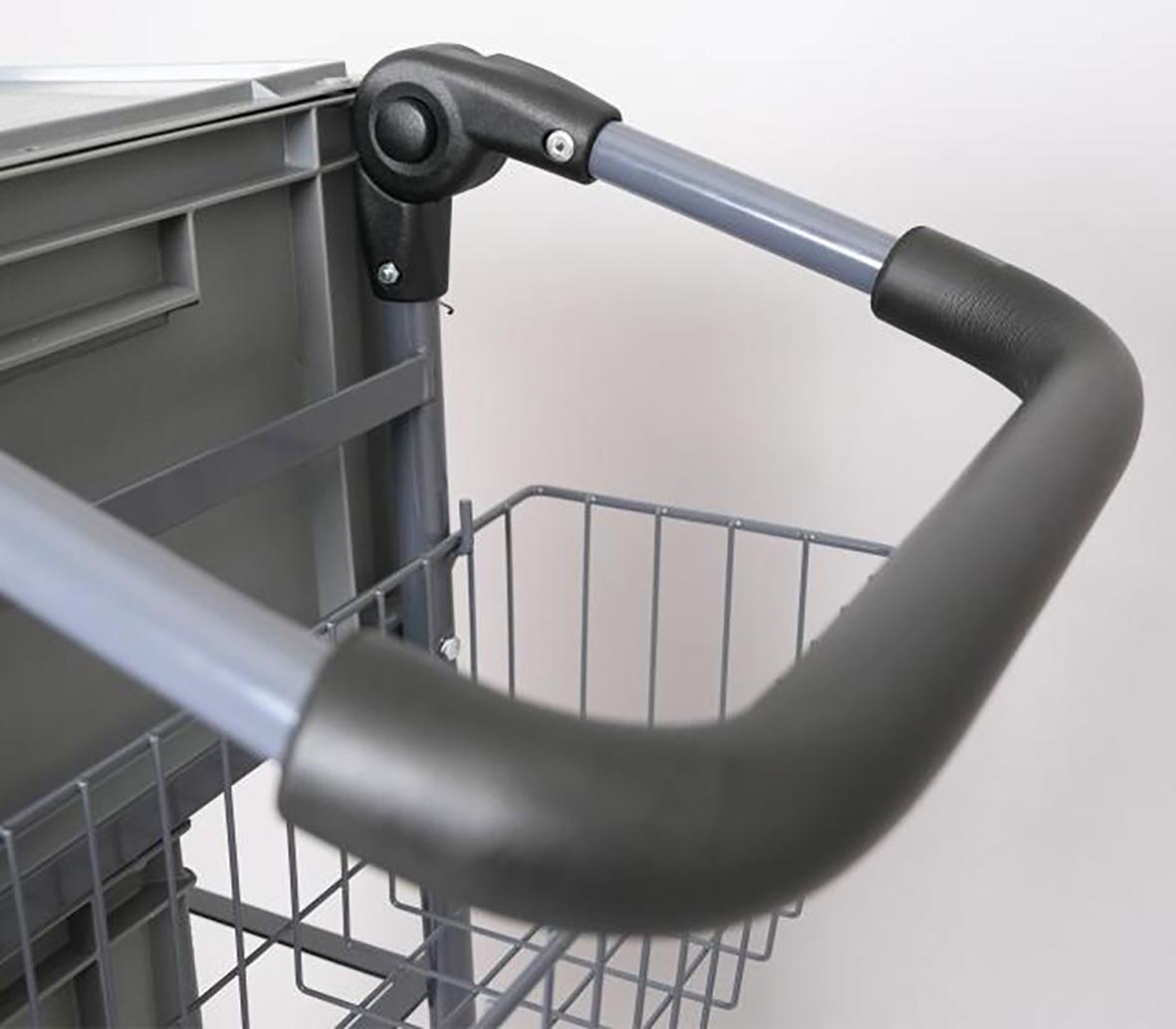 Liten komplett städvagn med svart handtag och metallram