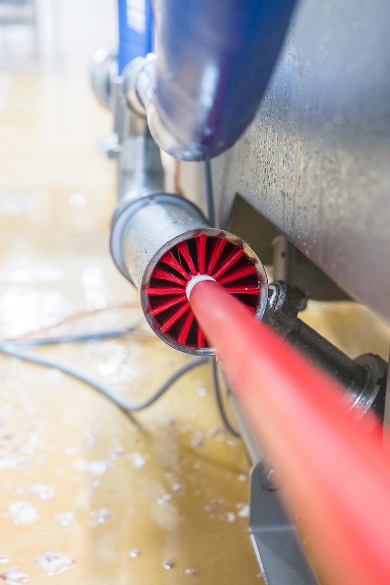 Rörrensare Vikan monterad på skaft, blå, Ø135mm, sett framifrån