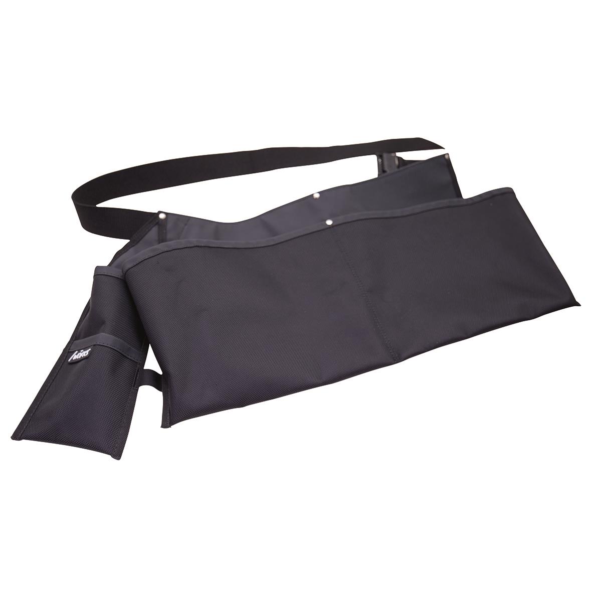 Fönsterputsarbälte i svart med axelband och förvaringsfickor för rengöringsverktyg