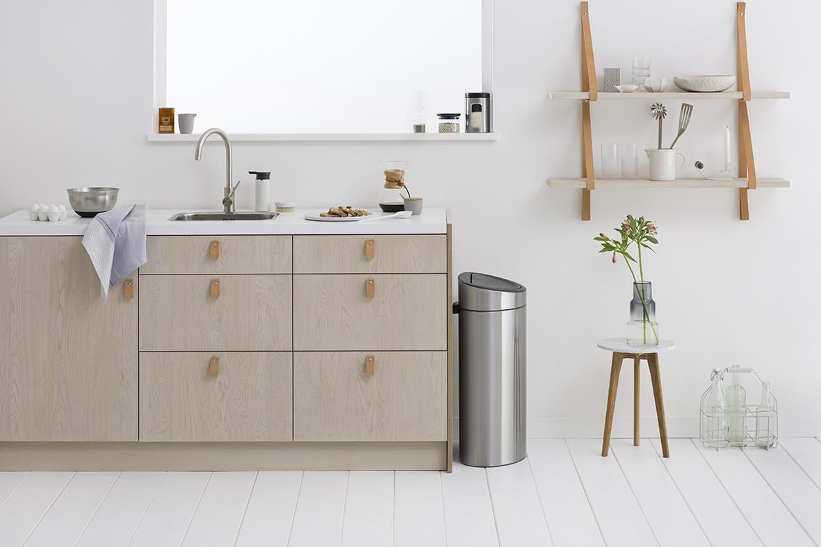 Papperskorg Brabantia Touch Bin New mattborstat stål 40L 57010043_3