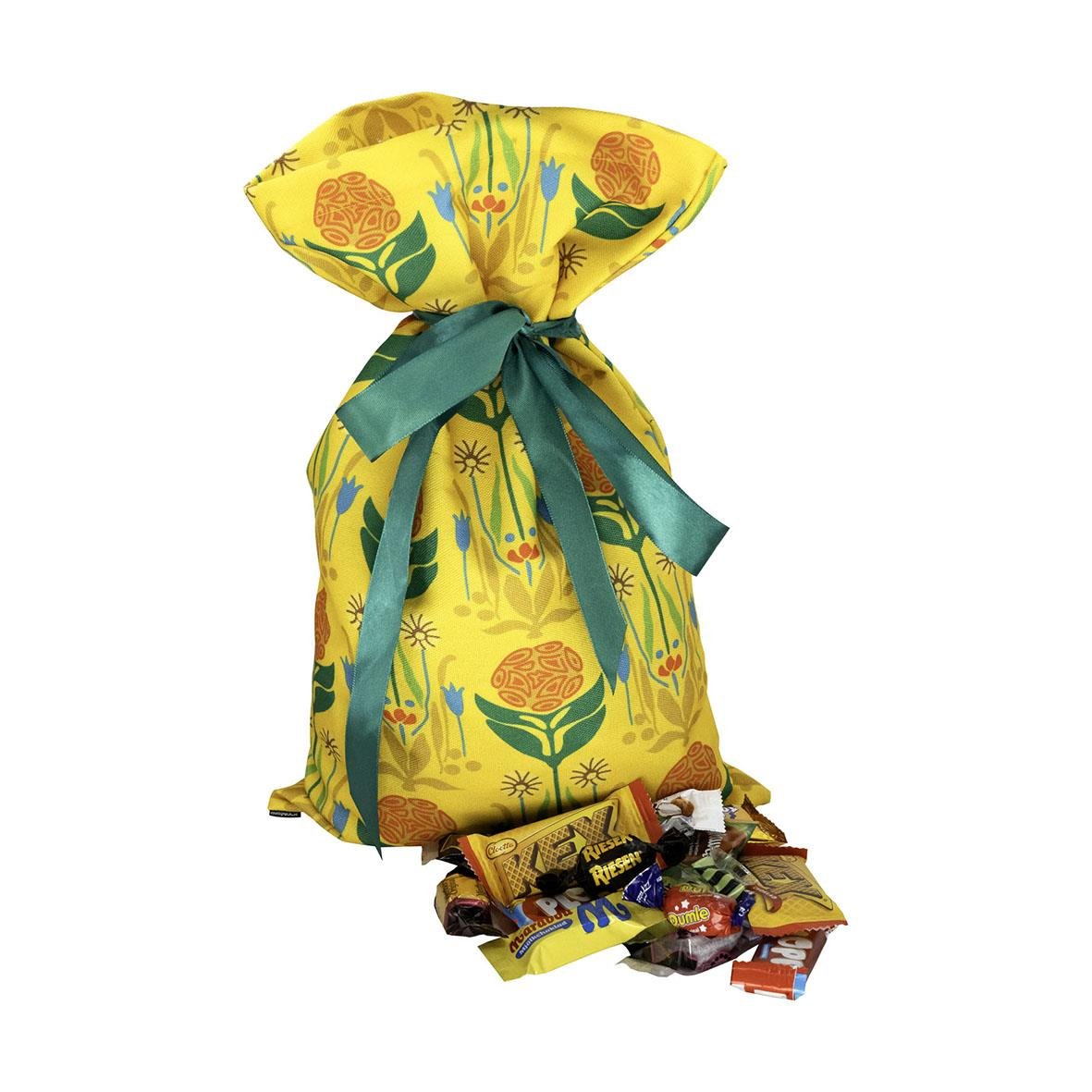 Påsksäck C&K Larsson med två motiv, 1,3 kg, gul med blommor och gröna band