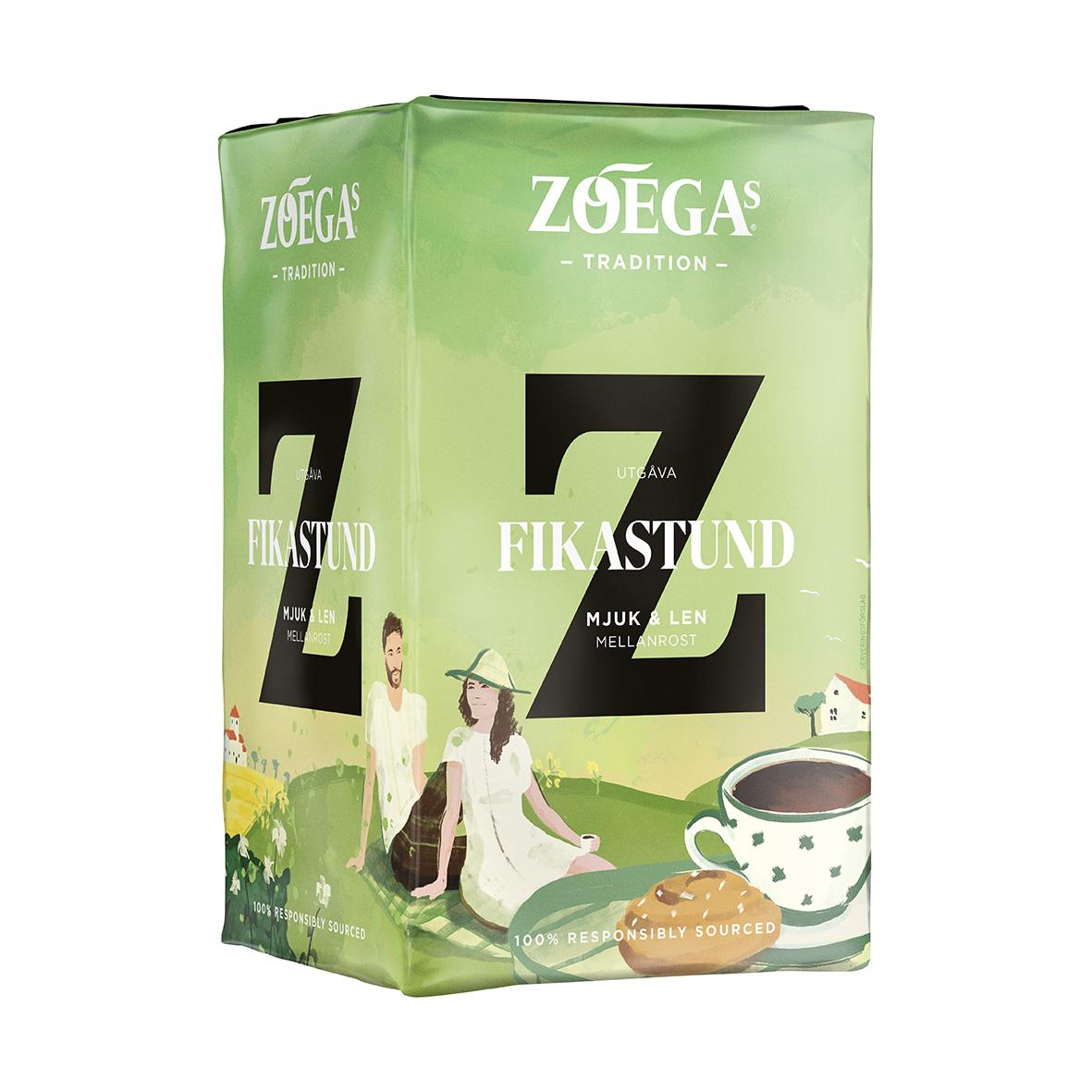 Grönt kaffepaket från Zoégas med text Fikastund Brygg 450g och illustration av två personer som njuter av kaffe i en grönskande miljö