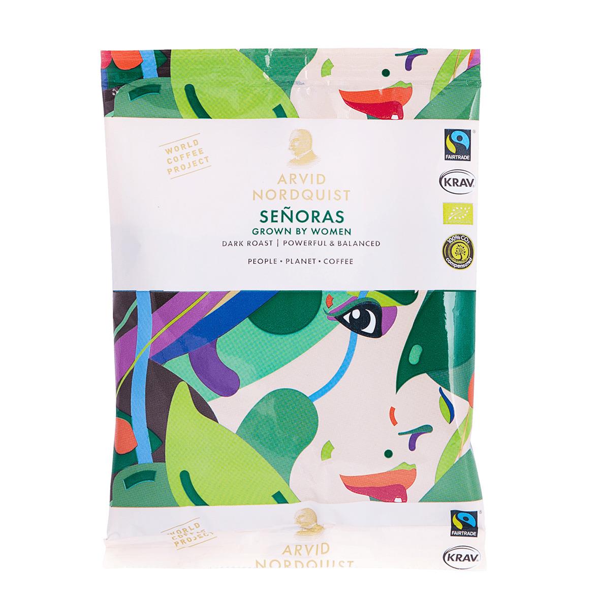 Förpackning av Señoras kaffe från Arvid Nordquist med modern illustration av en kvinnas ansikte i gröna och blå nyanser