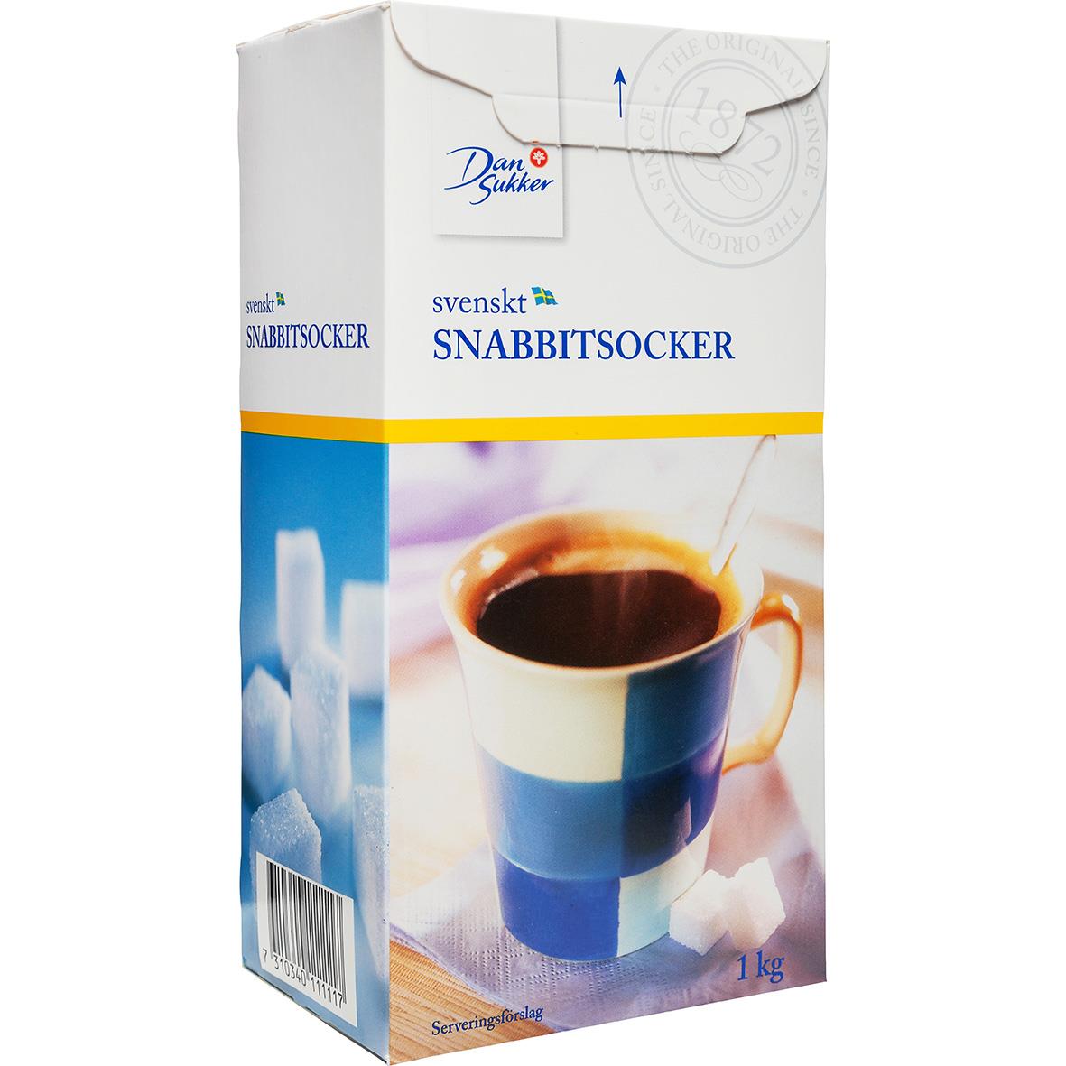 Förpackning av Bitsocker Snabbitsocker 1kg från Dansukker, med bild av en kopp kaffe och sockerbitar.