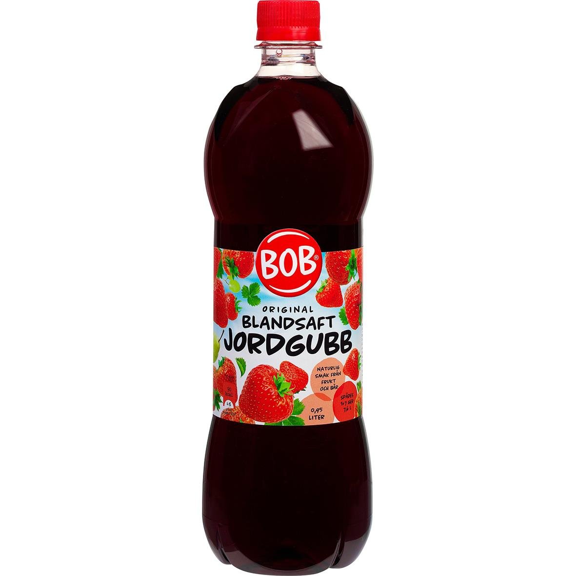 Bärnflaska med jordgubb- och bärblandning, röd vätska, rött lock, etikett med jordgubbar och gröna blad, 95 cl