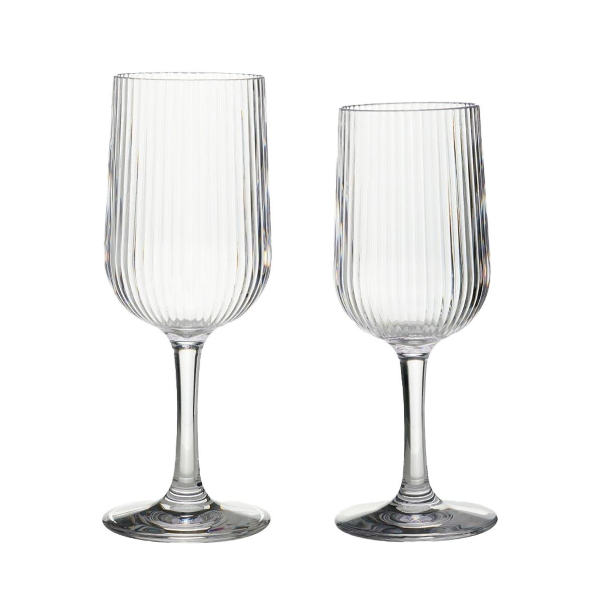 Två vinglas av polykarbonat med vertikala stripe-mönster, höjd 200mm och volym 30cl