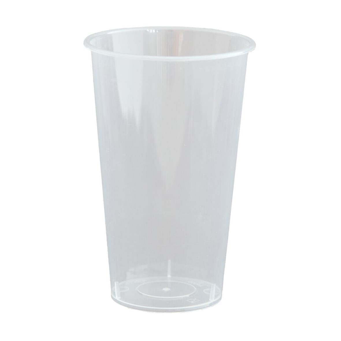 En tom, genomskinlig plastmugg utan lock