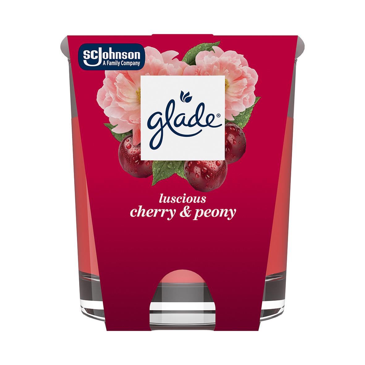 Doftljus Glade Cherry & Peony 112g med körsbärs- och piondoft i glasbehållare
