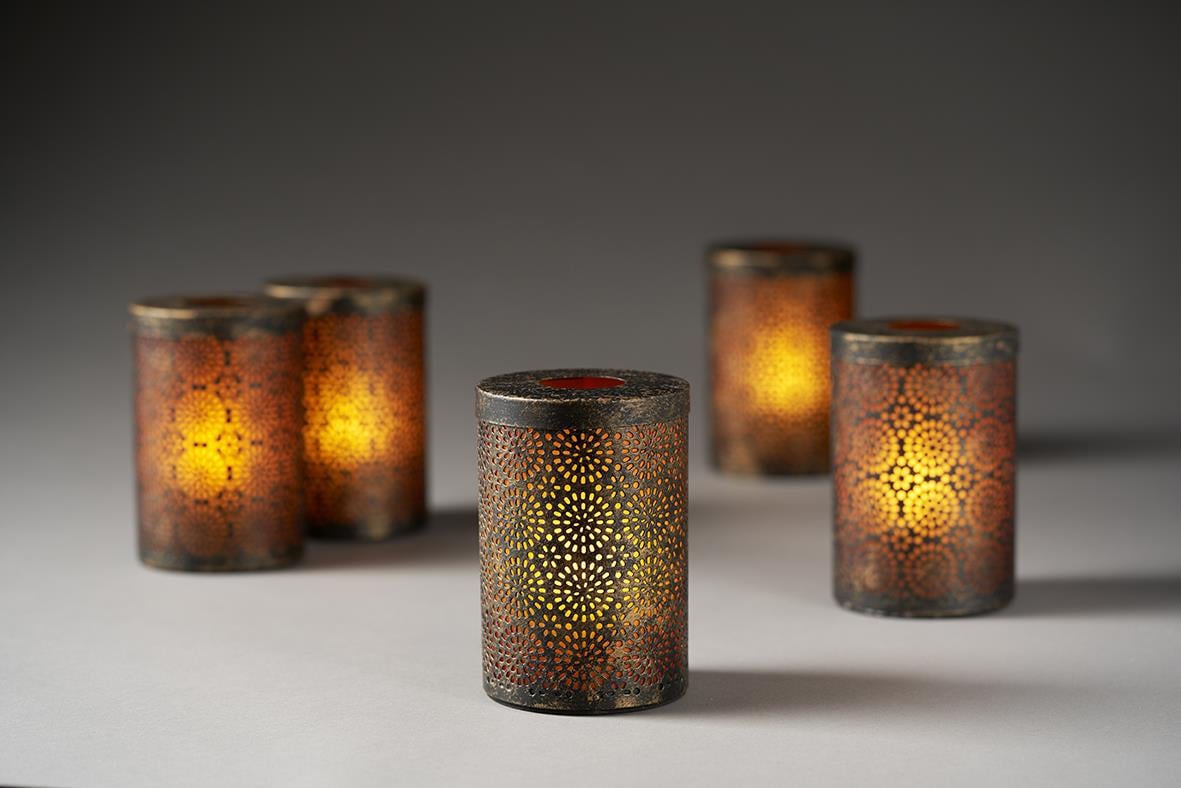 Fyra metallljushållare med LED-ljus, olika mönster, Duni Dara, storlek 120x85mm