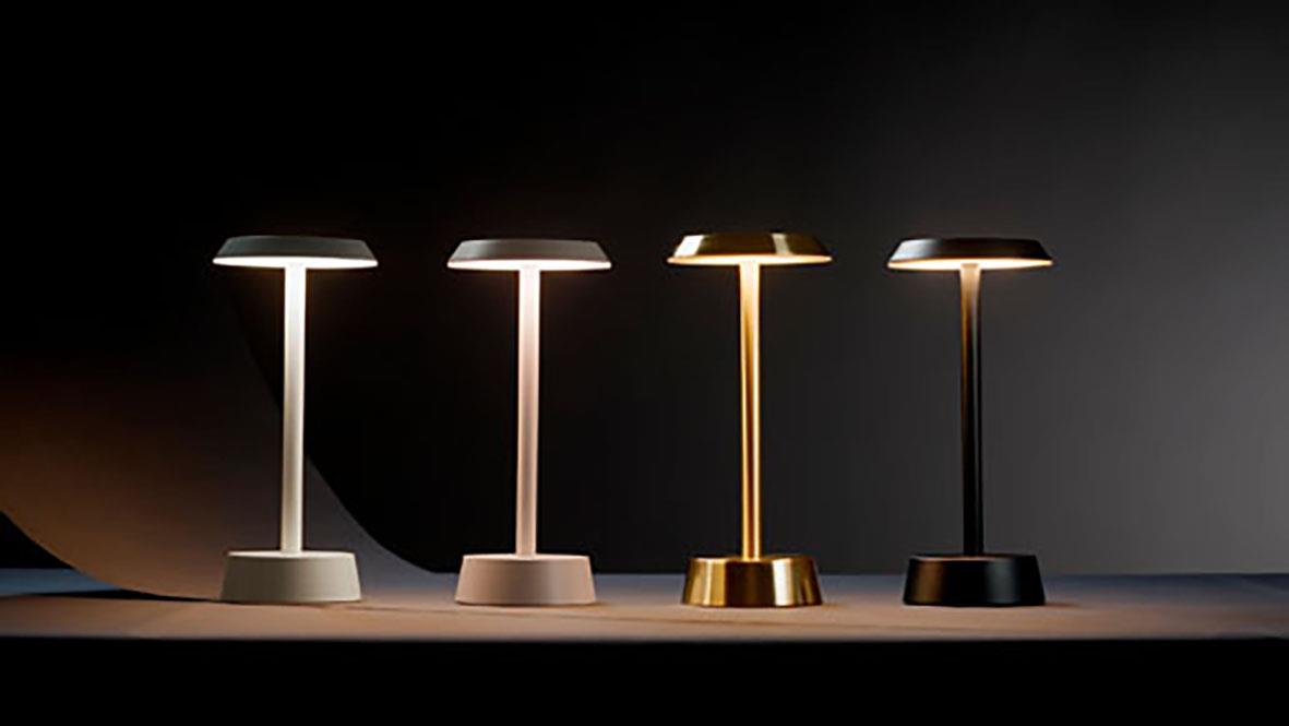 Bordslampa LED Duni Nour i roséguld och svart med modern design