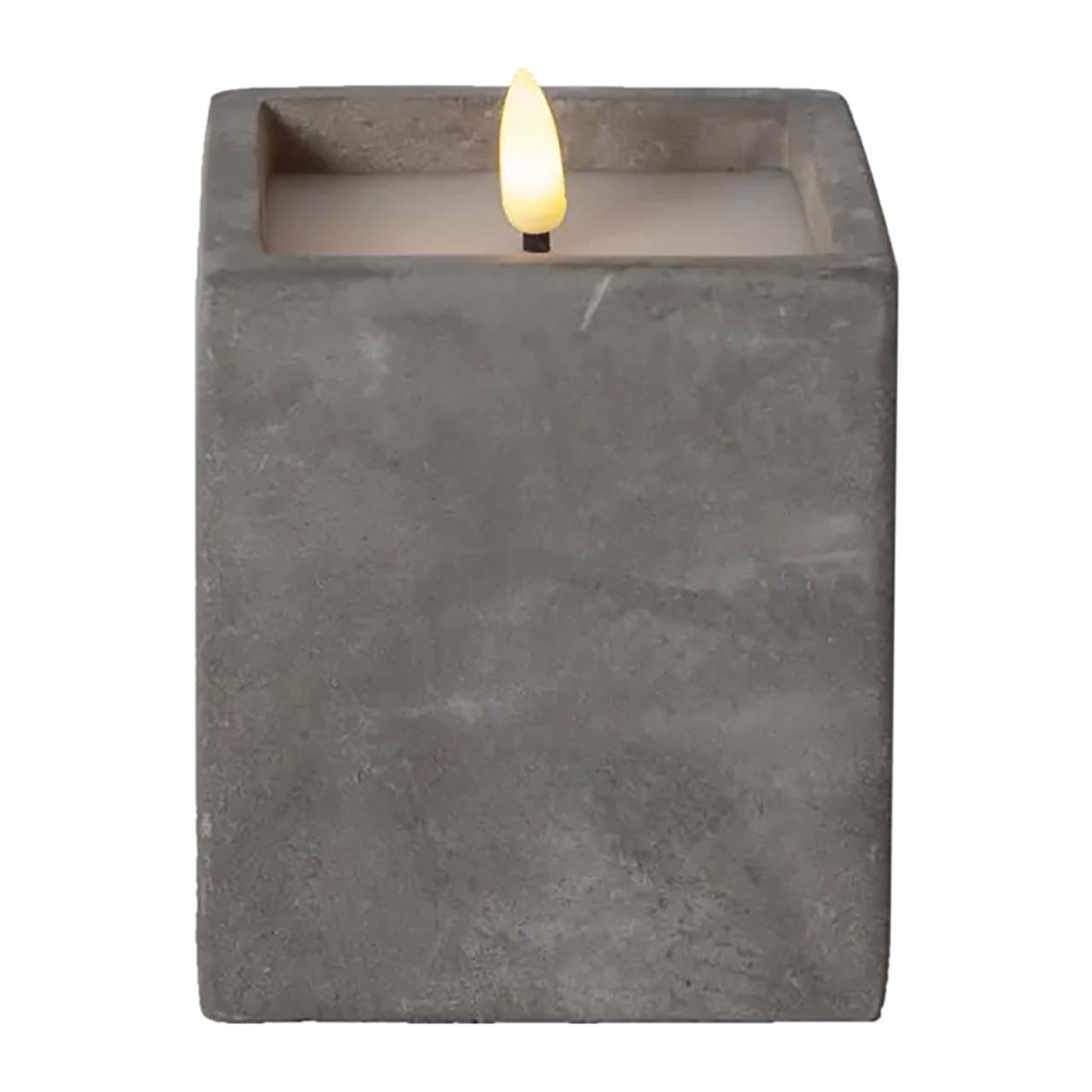 Grå betongblockljus med LED-flamma i form av en tändsticka, höjd 11,5 cm