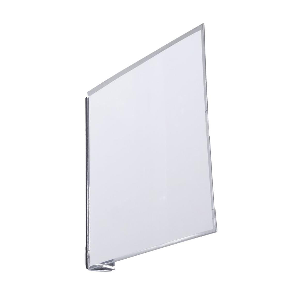 Två vita, triangulära skyltar eller skärmar i olika storlekar, placerade mot varandra