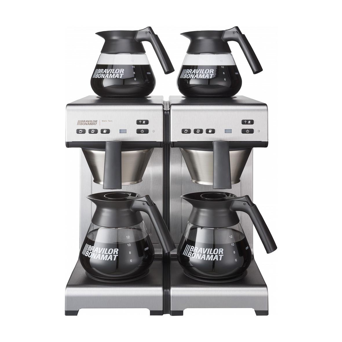 Fyra kaffebryggare av märket Bravilor Bonamat på ett kaffemaskinsbord