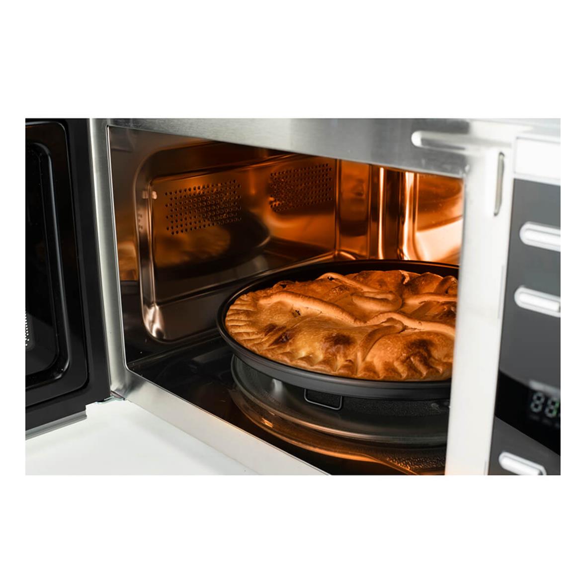 Mikrovågsugn Black+Decker 900W svart med pizza inuti