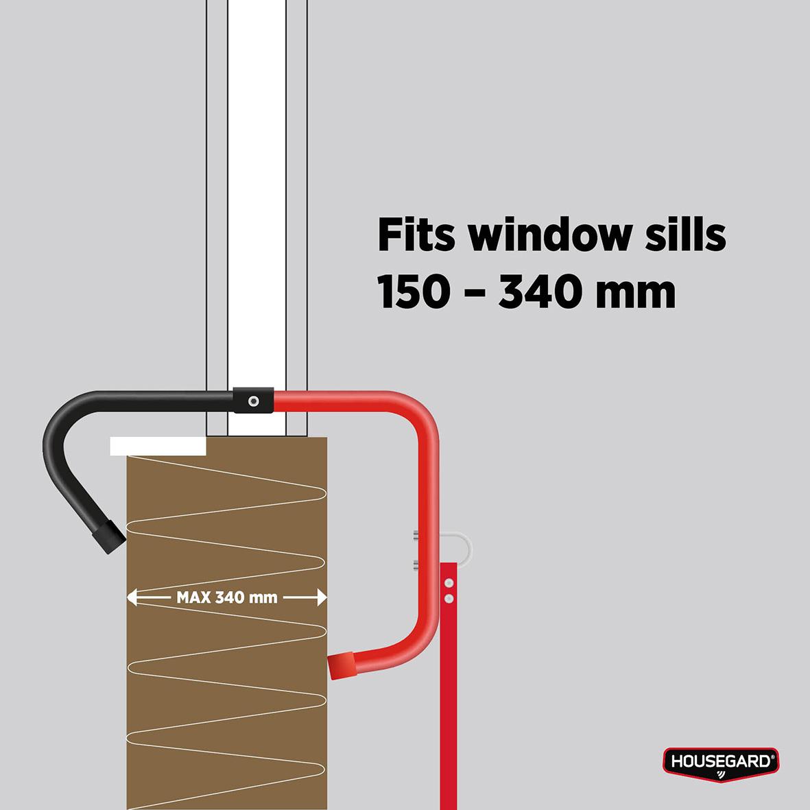 Brandstege Housegard EL45A 4,5m för fönsterskivor 150-340 mm, visar installation av brandskyddssteg