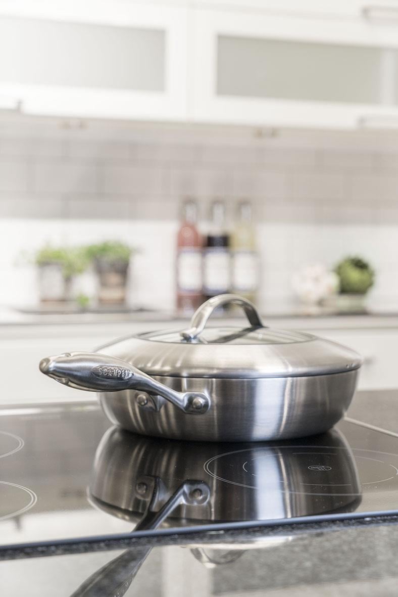Traktörpanna Scanpan CTX med lock, Ø28cm, 3,2L, på köksbänk