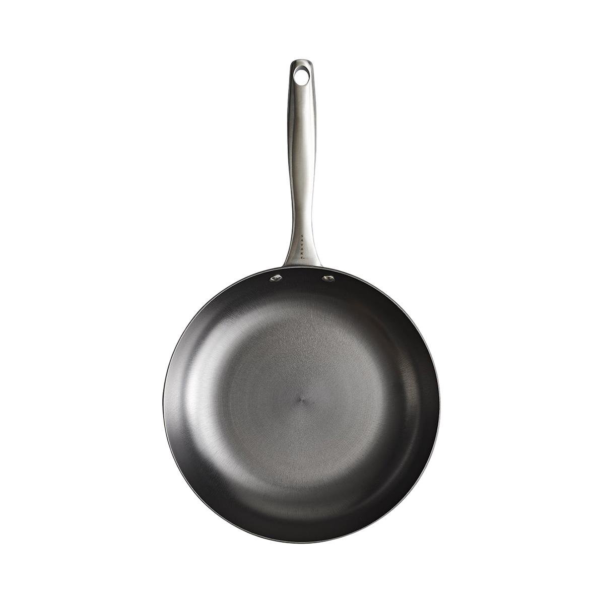 Satake nitriding stekpanna Ø28cm med svart non-stick yta och metallhandtag