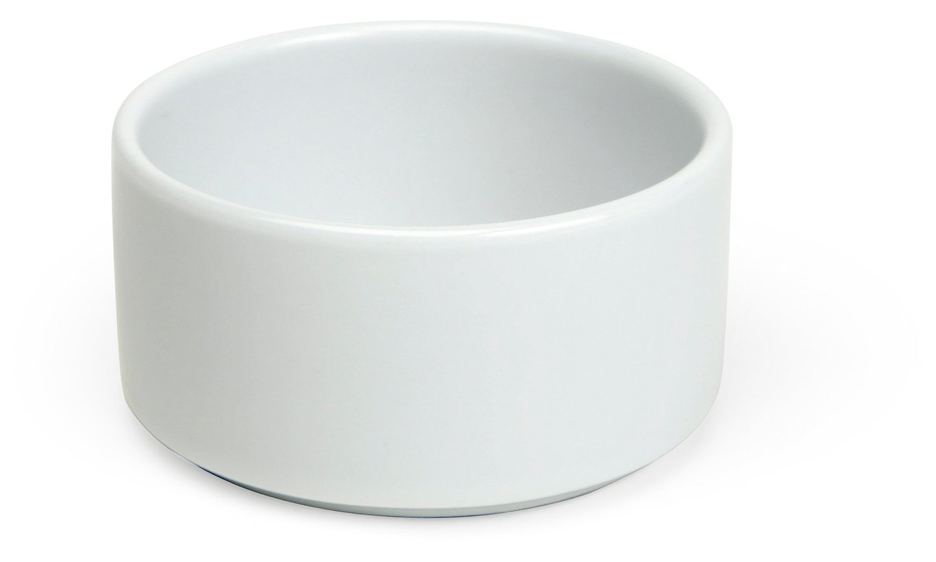 Vit sockerskål i keramik med rund form och släta ytor