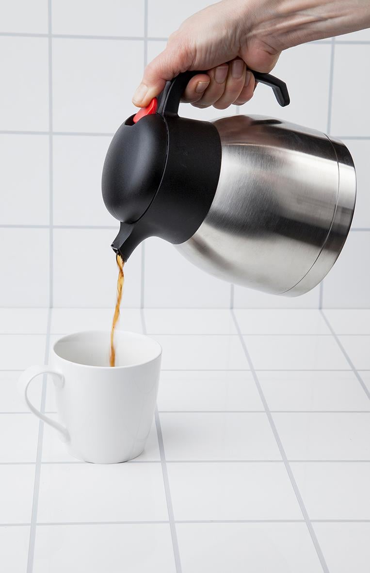 Termoskanna Exxent rostfri med 1,5L insats hälls varm dryck i kopp