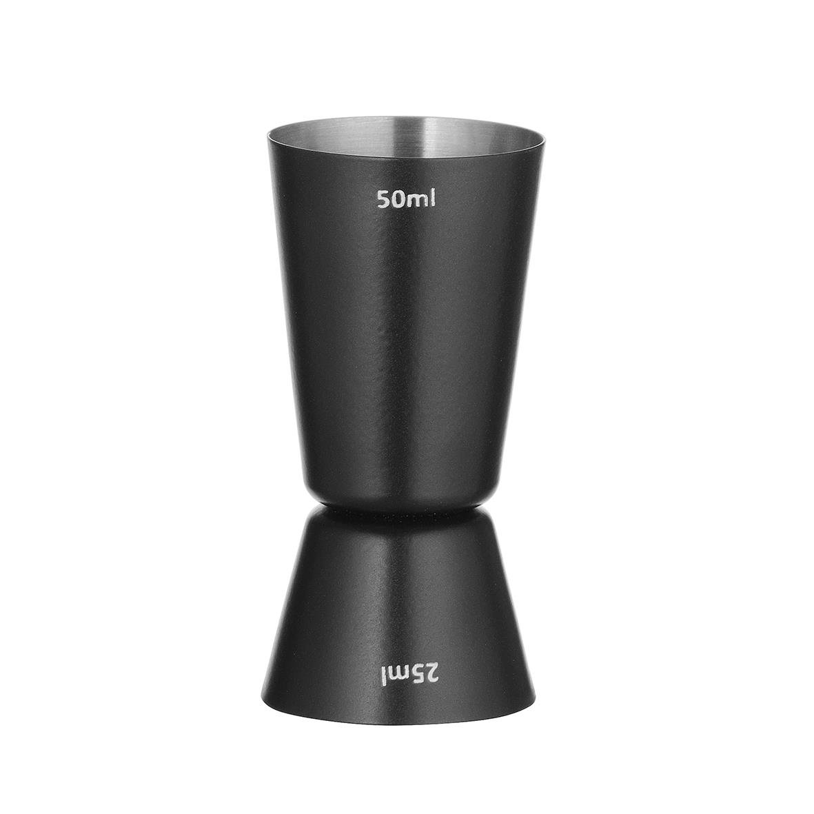 Svart metallmugg med 50ml och 25ml markeringar, spegelreflekterande yta