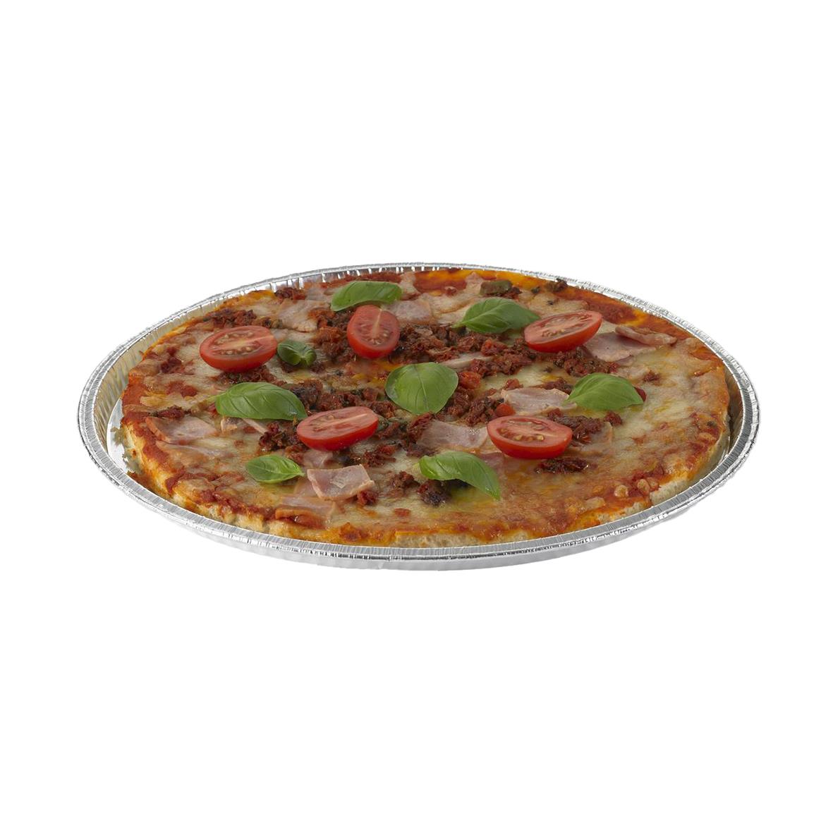 Rund aluminiumform med diameter 330 mm innehållande pizza med tomater, skinka och basilika