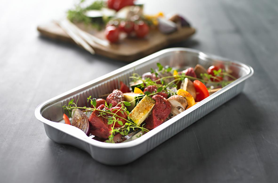 Aluminiumform R2C 380x185x40mm med sallad och grönsaker