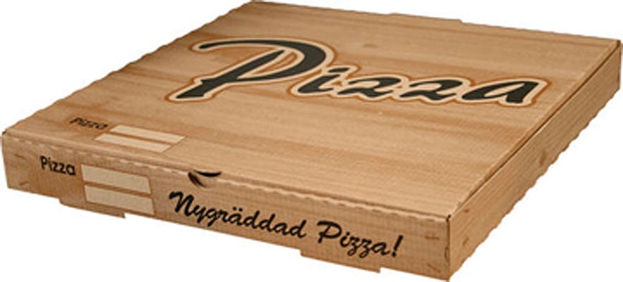 Pizzakartong i naturfärgat wellpapper med pizza-tryck och text Nygärdad Pizza