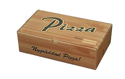 Pizzakartong i trälook med texten Pizzak och Nypreparerad Pizza