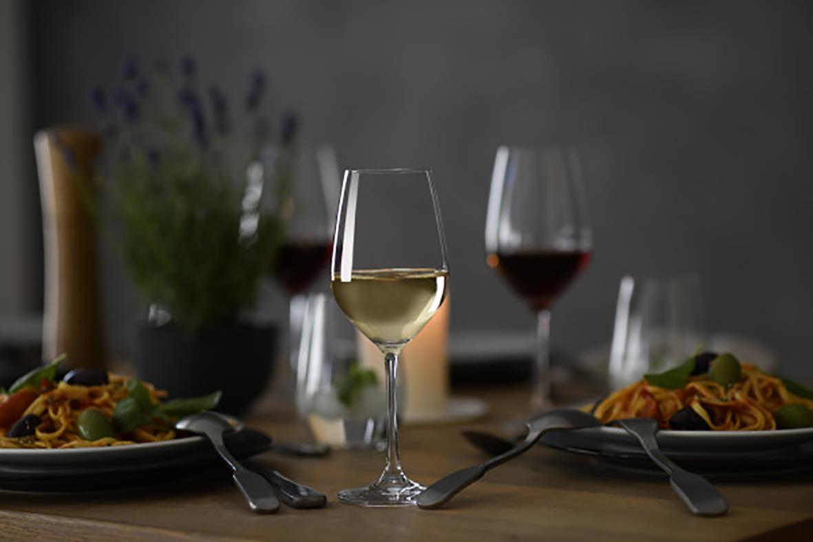 Vinglas från Schott Zwiesel Viña med kapacitet 29cl och storlek Ø73x203mm