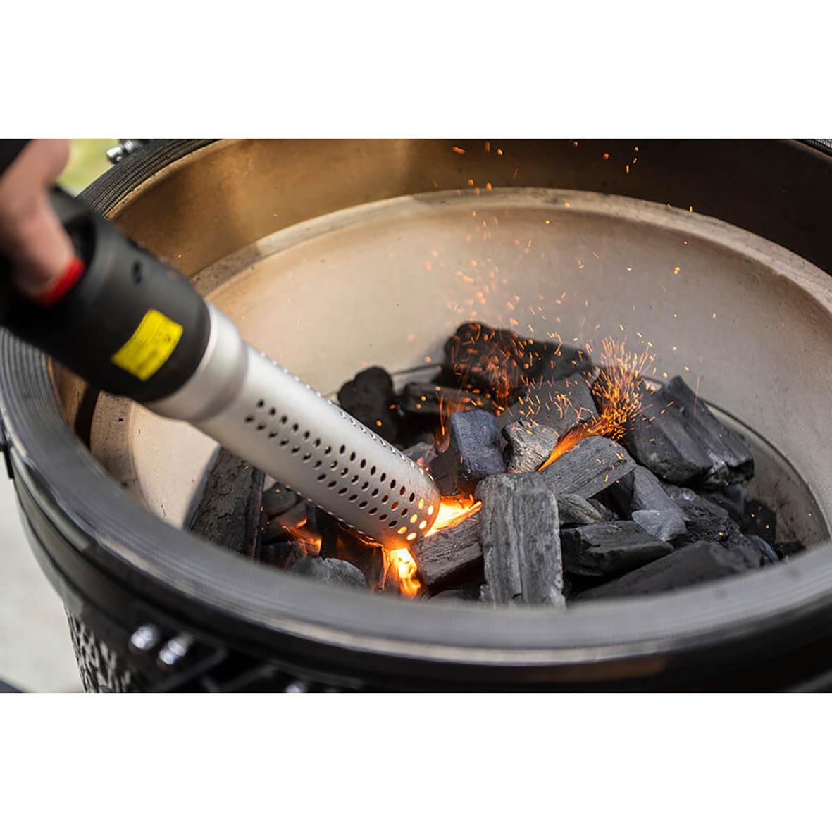 Grilltändare Mustang 2000W som tänder kol i en grill