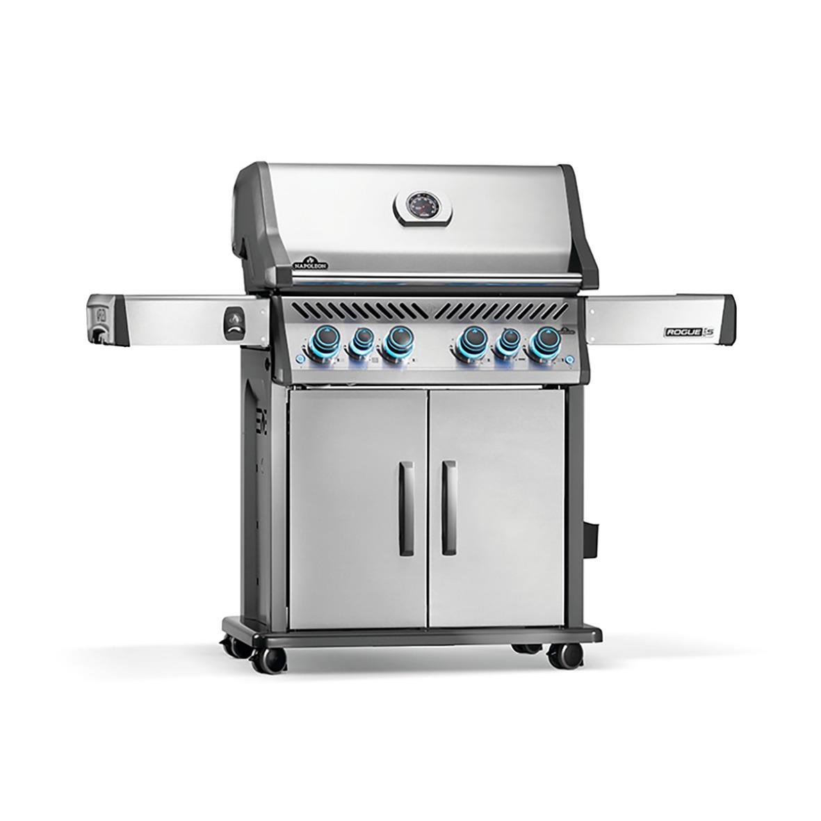 Gasolgrill Napoleon Rogue PRO-S 525 i rostfritt stål med fyra brännare och sidobord