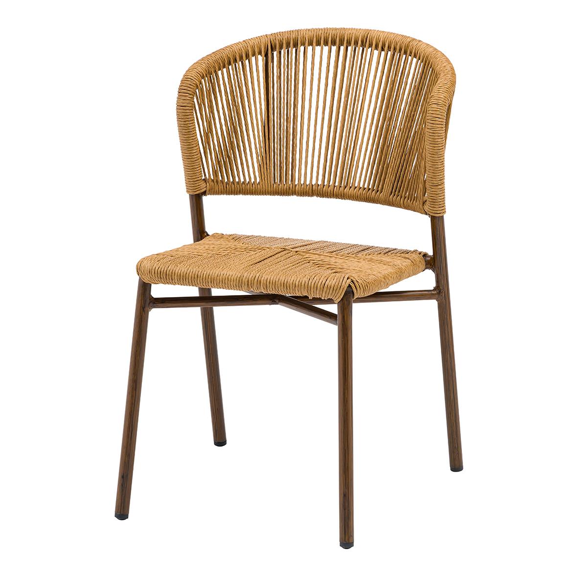 Utestol med brun fiberrotsning och naturlig sits, ram i mörkbrunt.