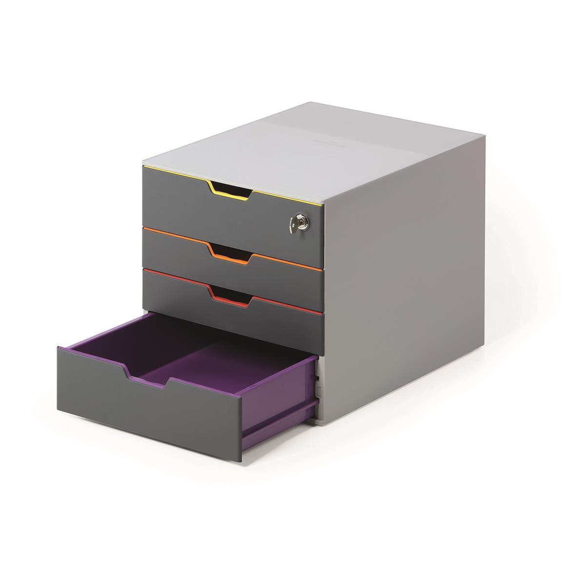 Grå blankettbox med tre lådor och en utdragen nedersta låda i lila färg