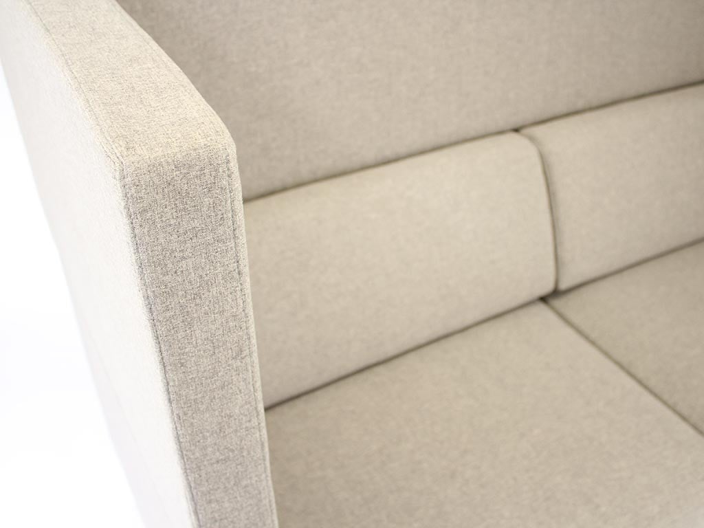 Grå soffa Lotus Bergamo 3-sits med hög rygg