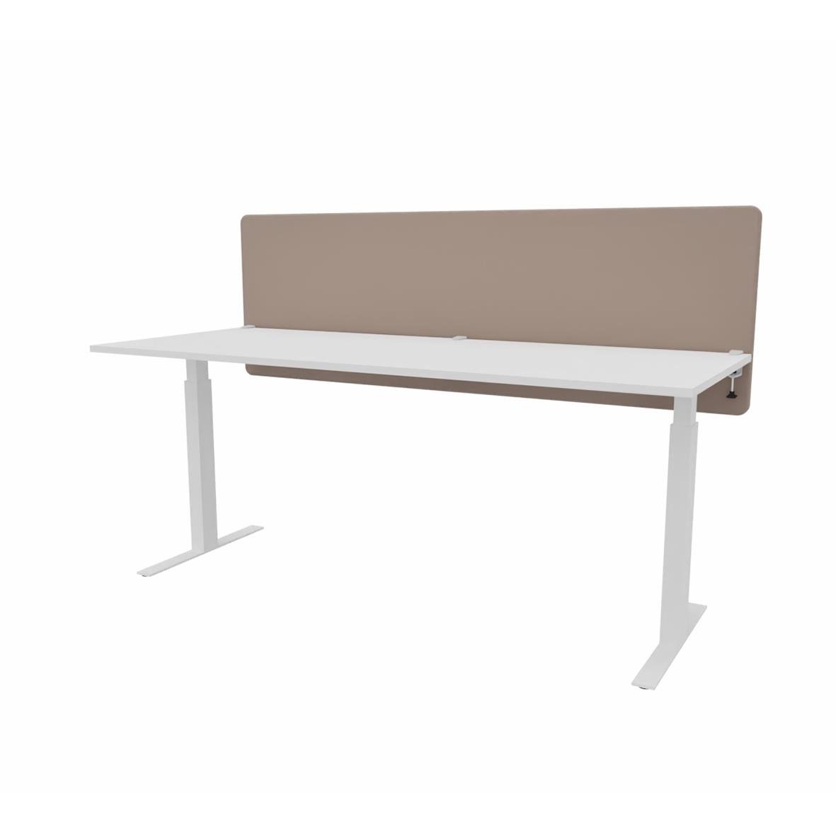 Bordsskärm ScreenIT A30 Sand med skrivbord och beige bakgrundslist, mått 2000xH650xD40mm