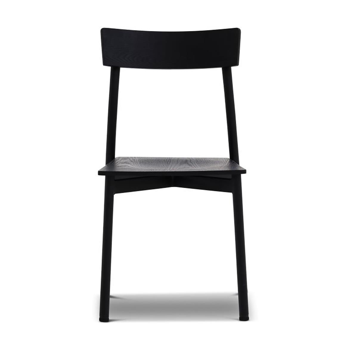 Svart trästol med metallben och Lotus Venedig design