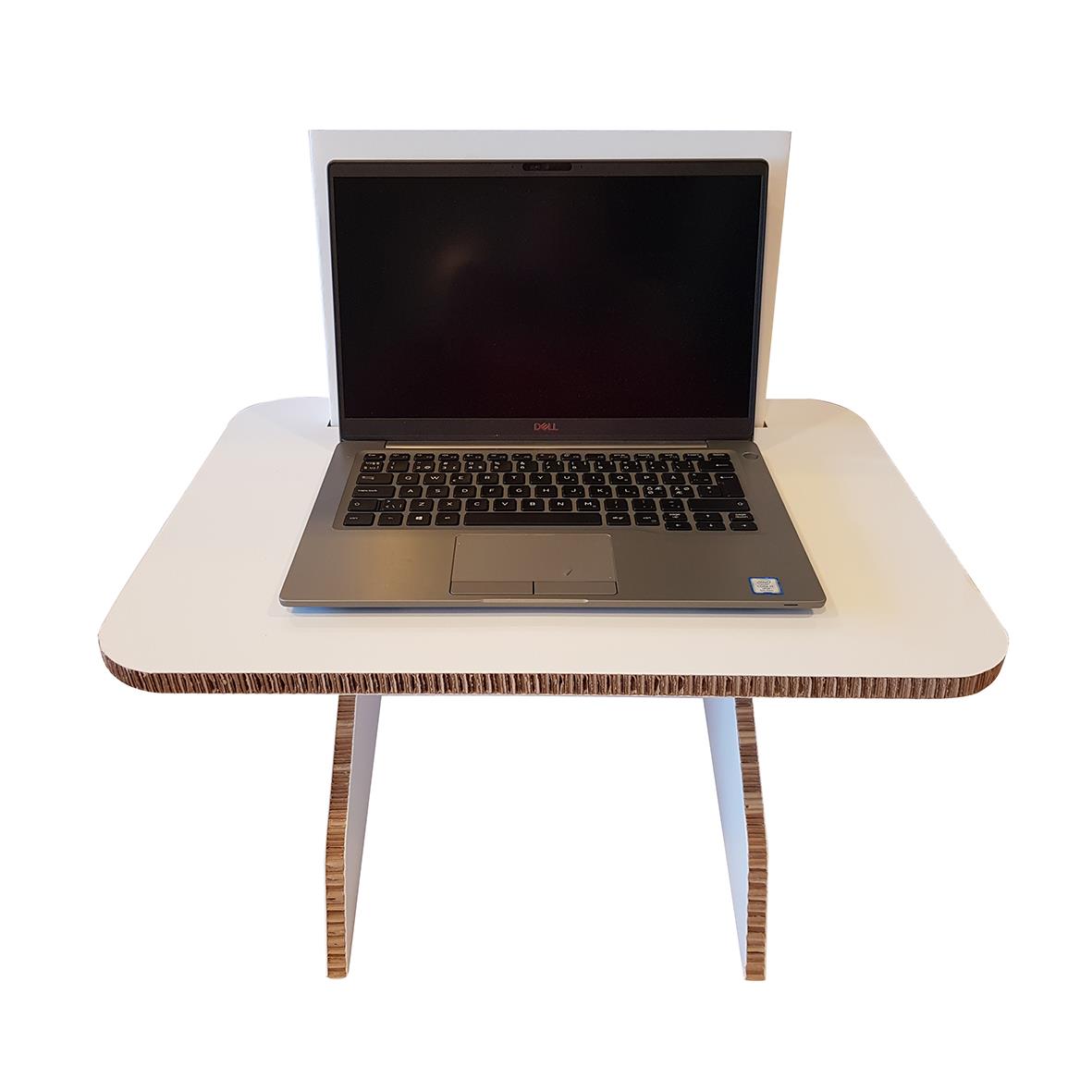" ståbord Well vit 16 mm med laptop på, vitt bord med träben"