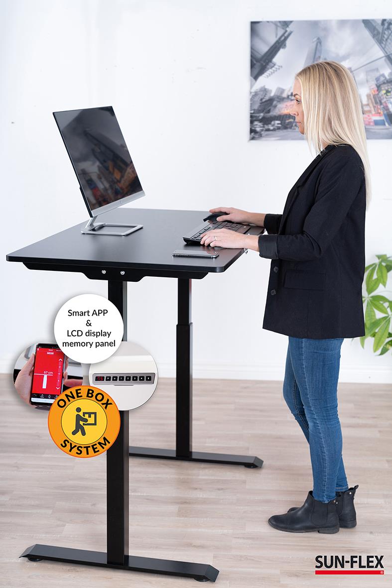 Höj- och sänkbart skrivbord Sun-Flex Easydesk Elite svart 1200x600 mm med person som står och arbetar vid det
