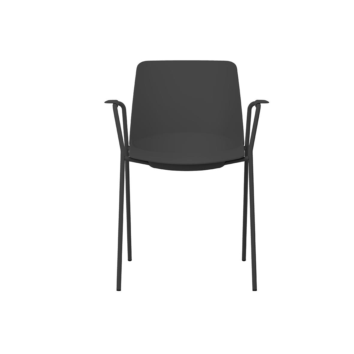 Svart karmstol med armstöd och enkel design