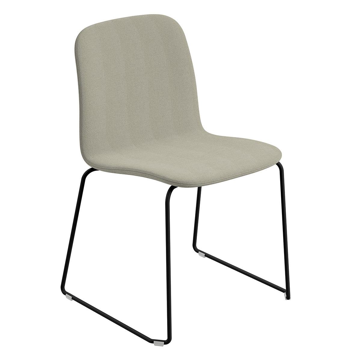 Beige stol med svart metallram och vadderad sits och ryggstöd